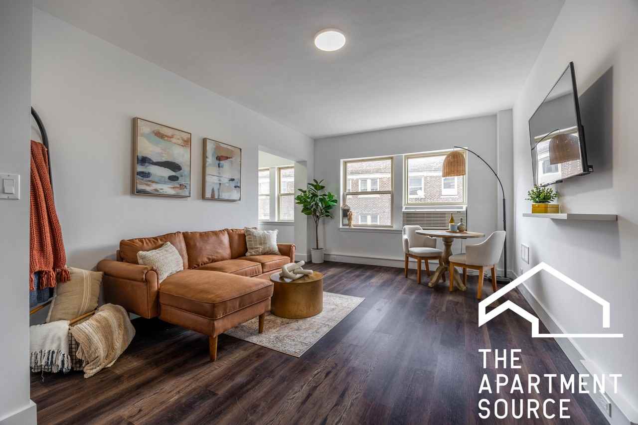 1555 W Hollywood Ave #401