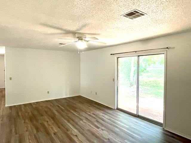 1010 E Knapp Ave - Photo 4 of 31