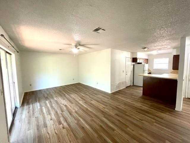 1010 E Knapp Ave - Photo 5 of 31