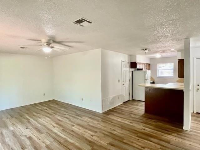 1010 E Knapp Ave - Photo 6 of 31