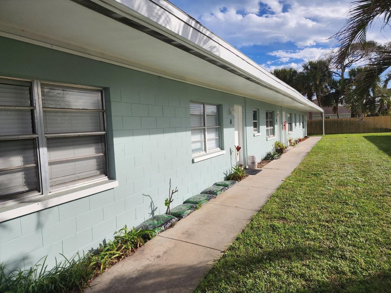 139 Roosevelt Avenue #D - Photo 2 of 13