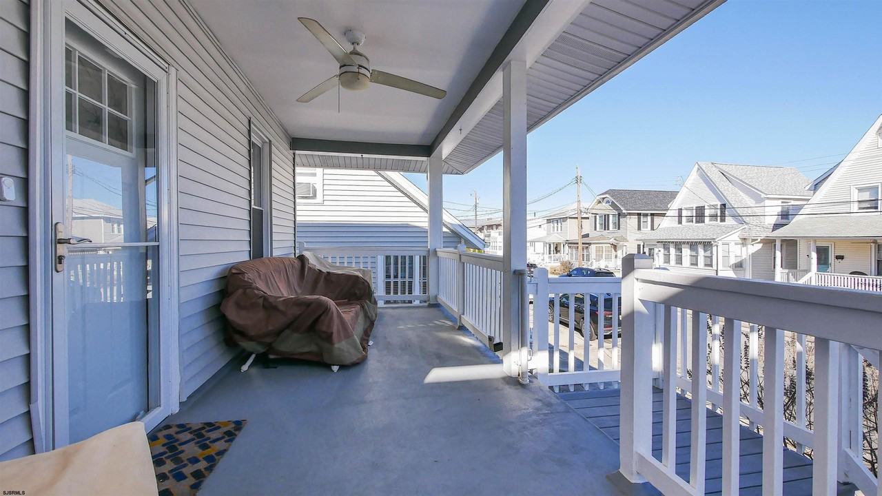 110 N Princeton Ave - Photo 4 of 27