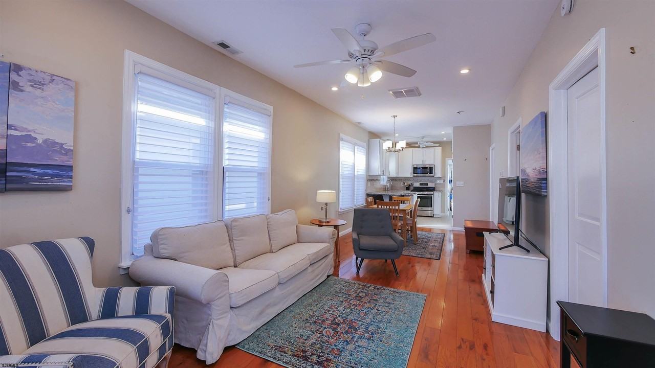 110 N Princeton Ave - Photo 5 of 27