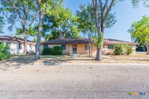 featured image of 319 E Bowie St