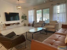 featured image of 129 E Campeche St