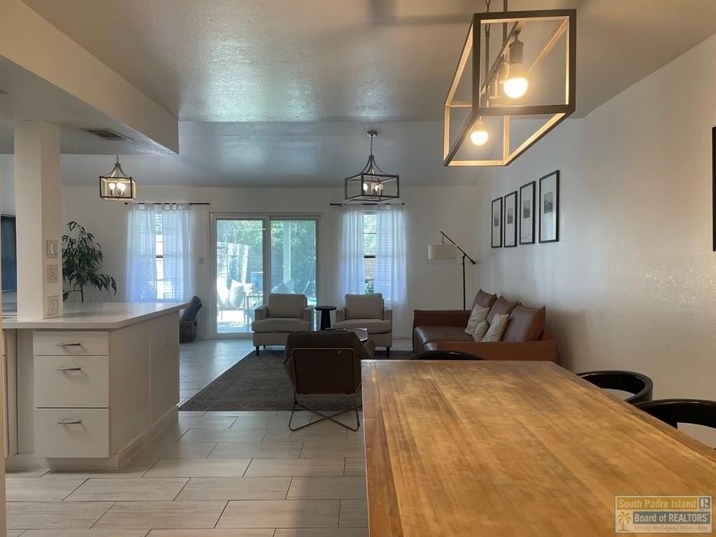 129 E Campeche St - Photo 3 of 19