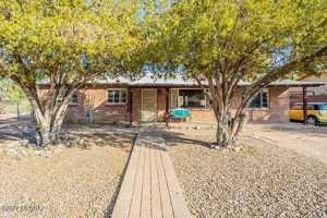 featured image of 405 S La Jolla Ave