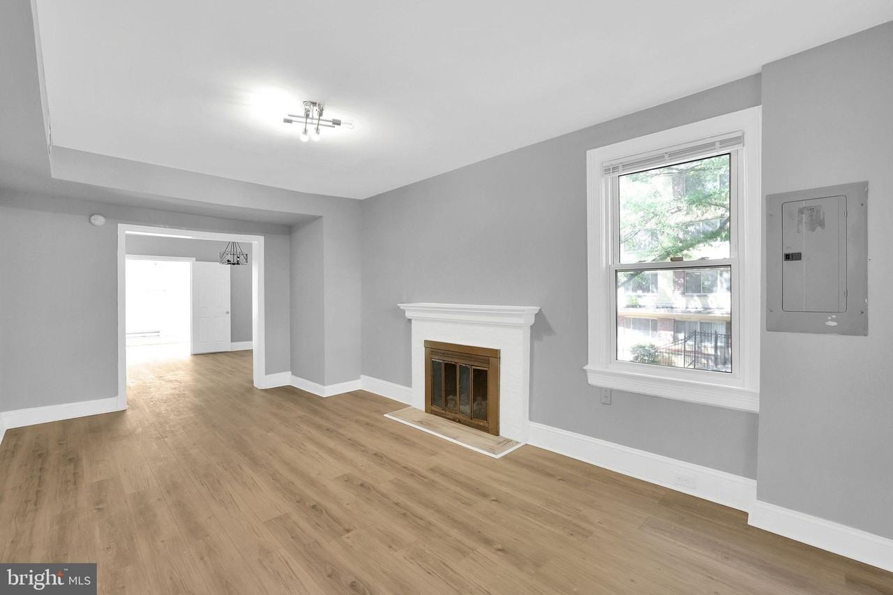 1446 Parkwood Pl Nw #A - Photo 2 of 28