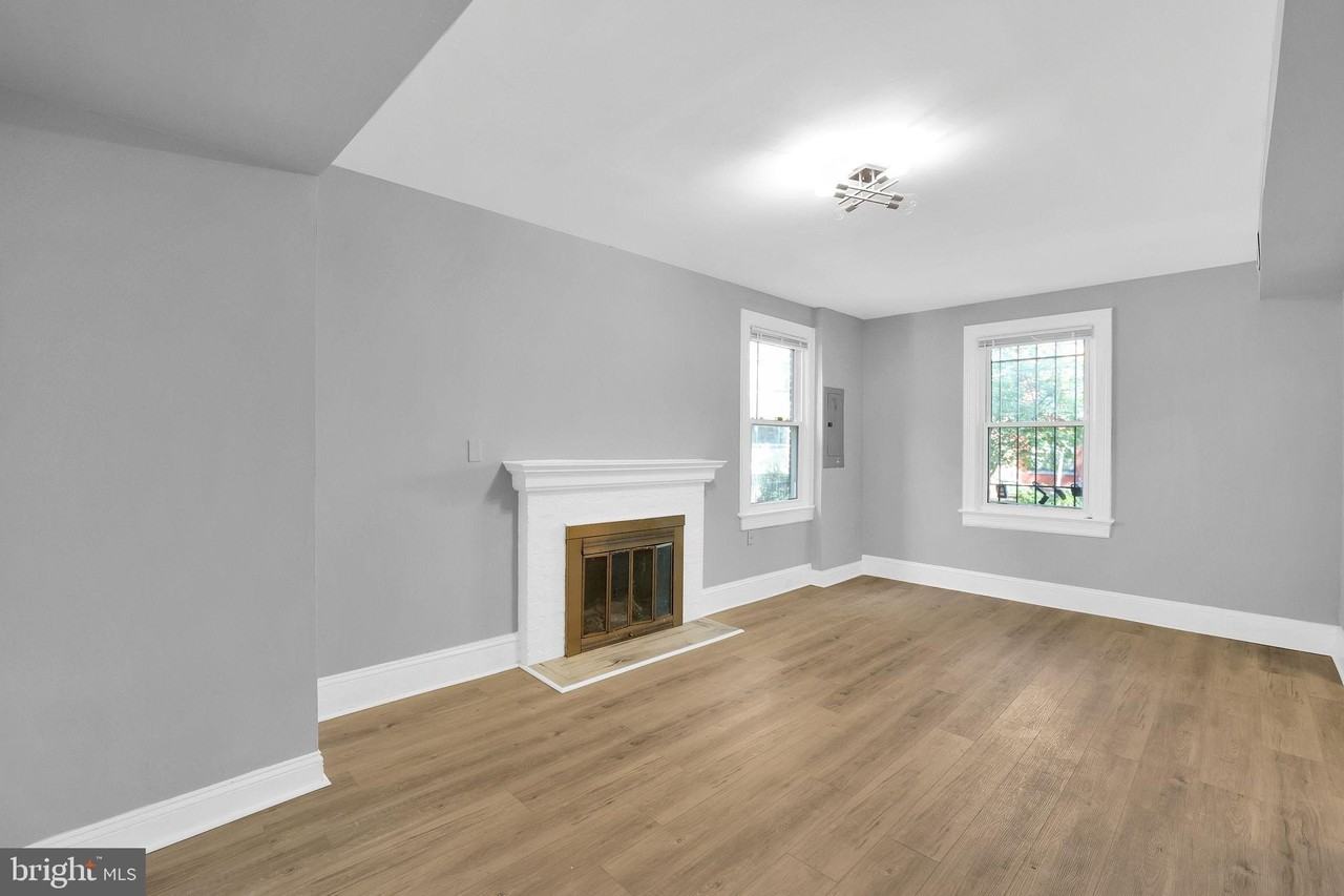1446 Parkwood Pl Nw #A - Photo 3 of 28