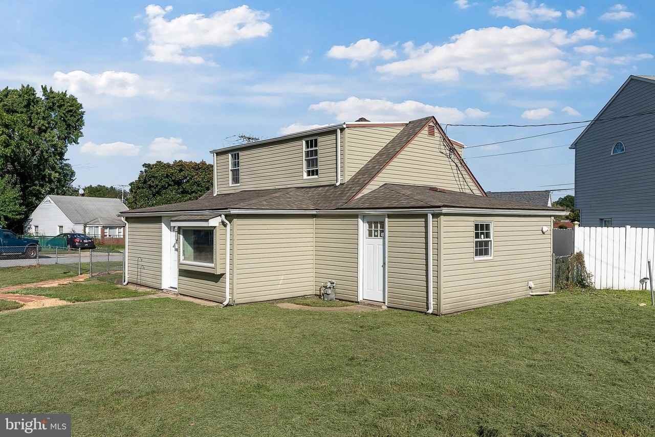 3301 Sollers Point Rd - Photo 2 of 23