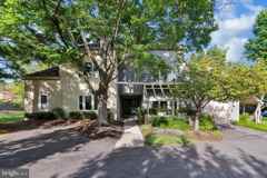 915 Chanticleer - Photo 1 of 1