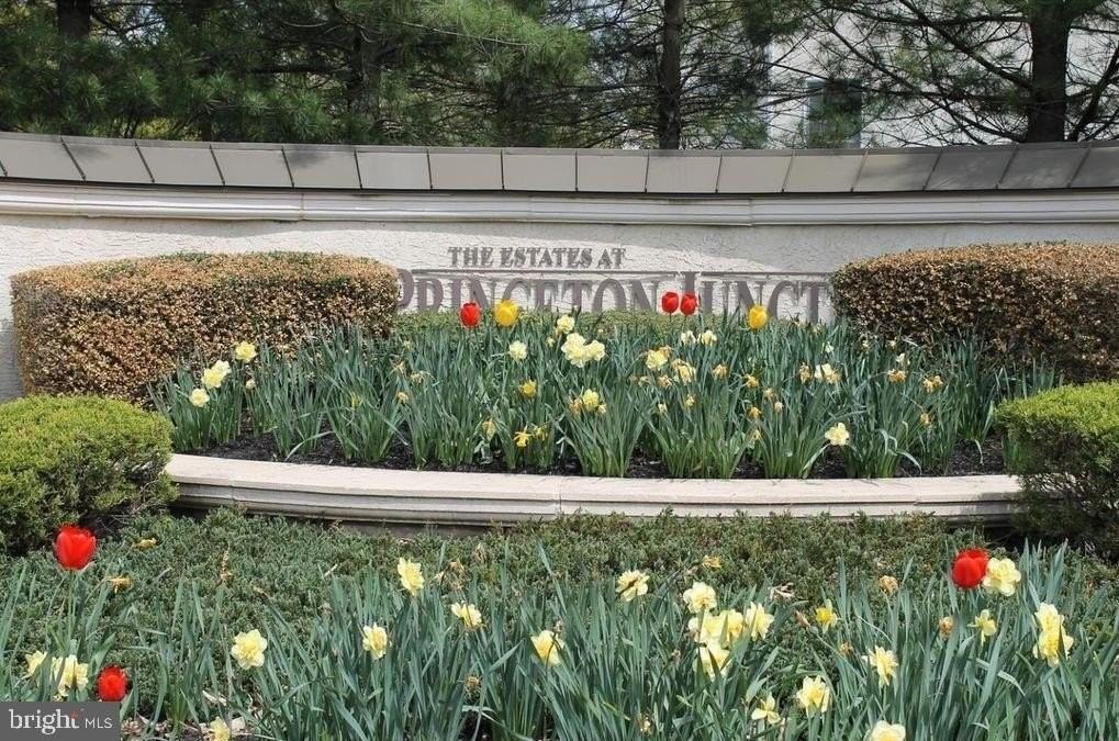 45 Caleb Ln - Photo 2 of 22