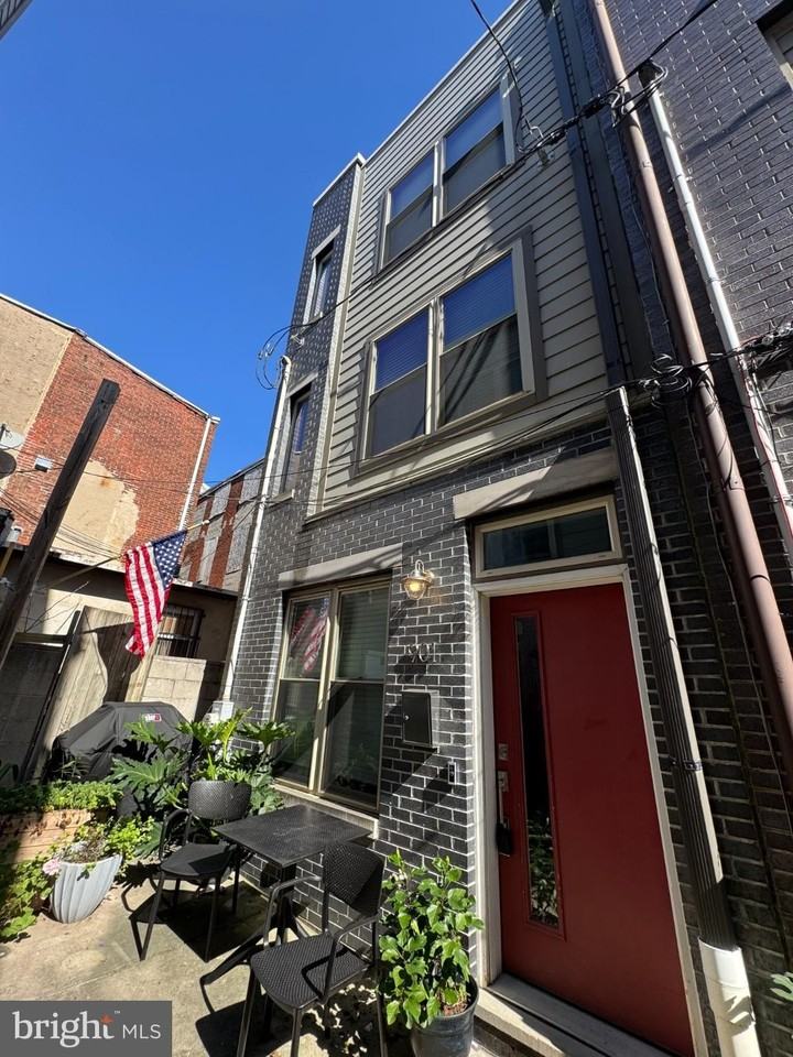 901 Salter Street - Photo 2 of 28