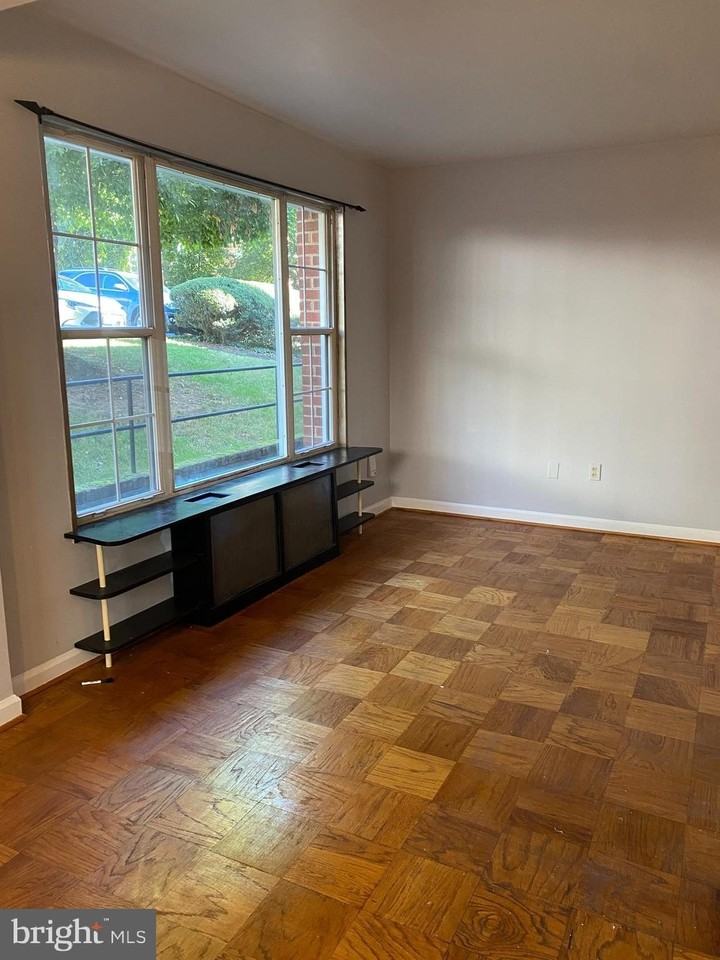 1300 North Meade Street #22 - Photo 3 of 37