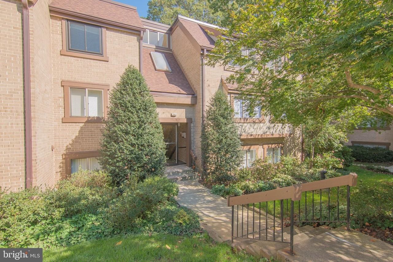 1665 Parkcrest Cir Apt 301 #301