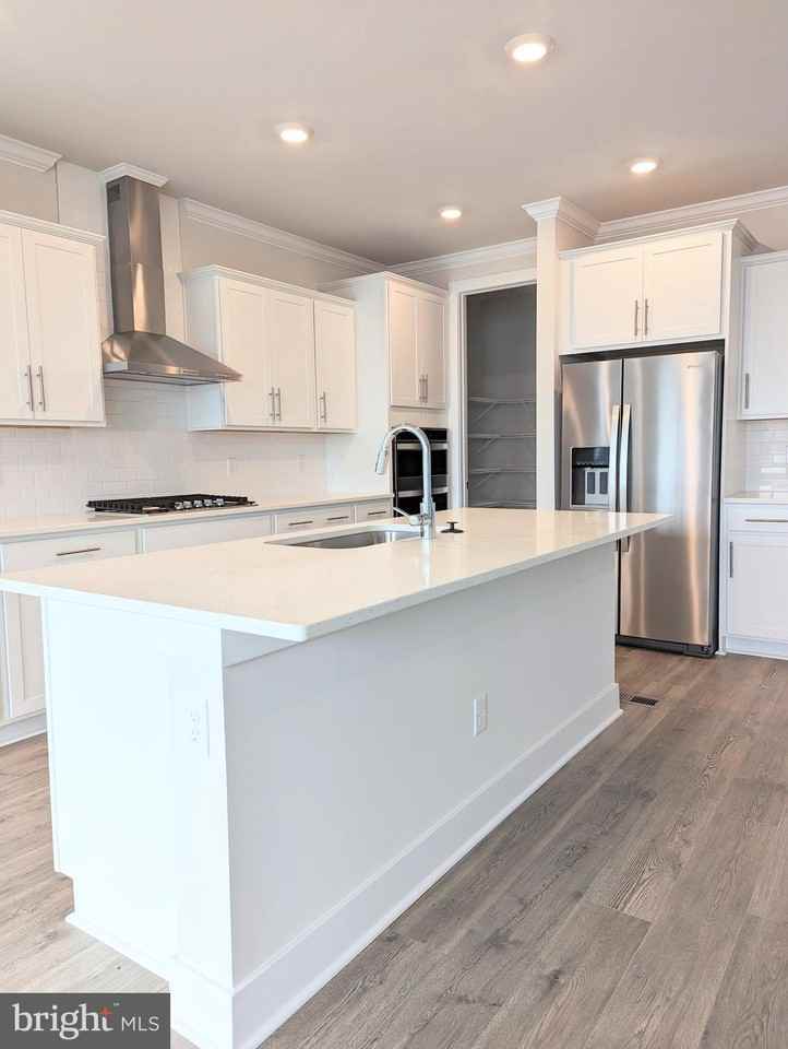 14997 Walter Robinson Ln - Photo 2 of 50