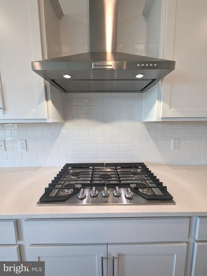 14997 Walter Robinson Ln - Photo 4 of 50