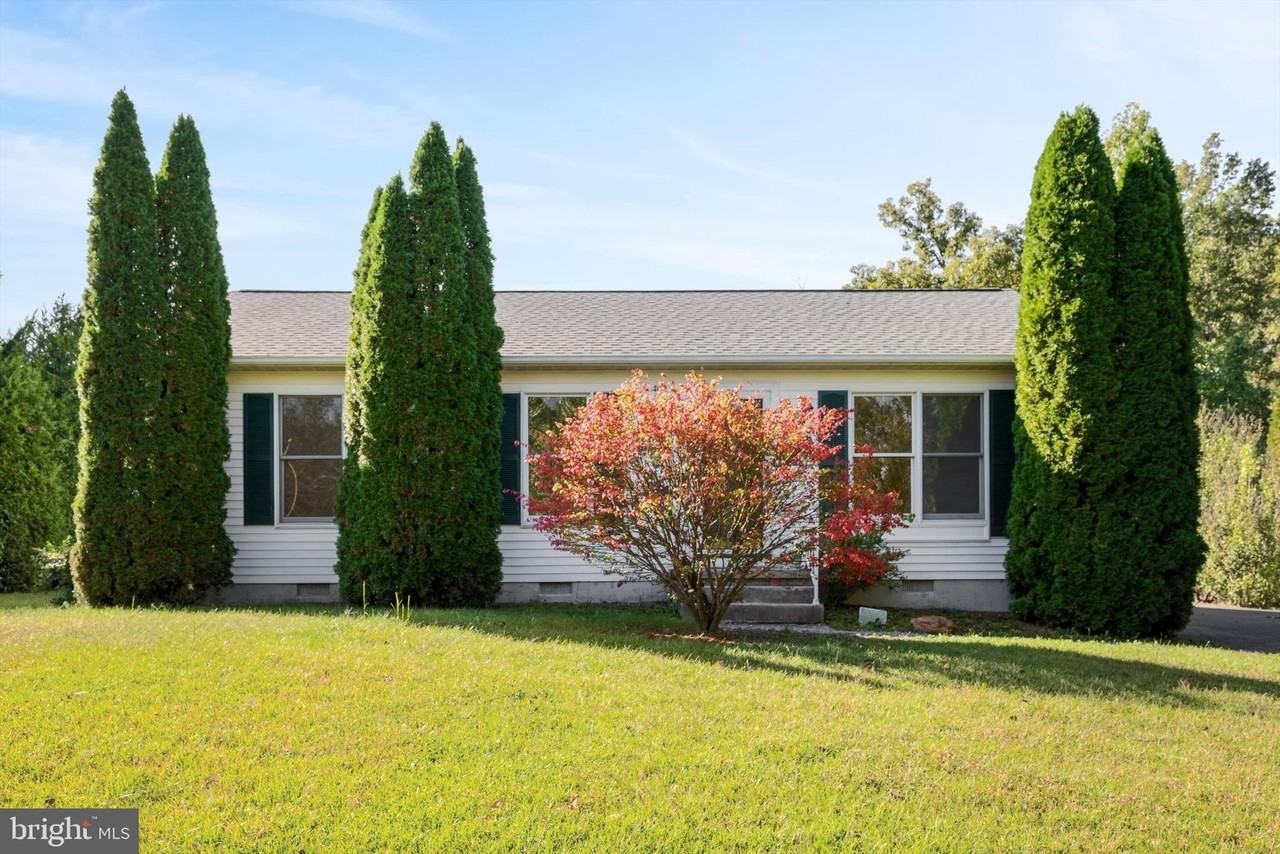 852 Morgan Pl - Photo 2 of 36