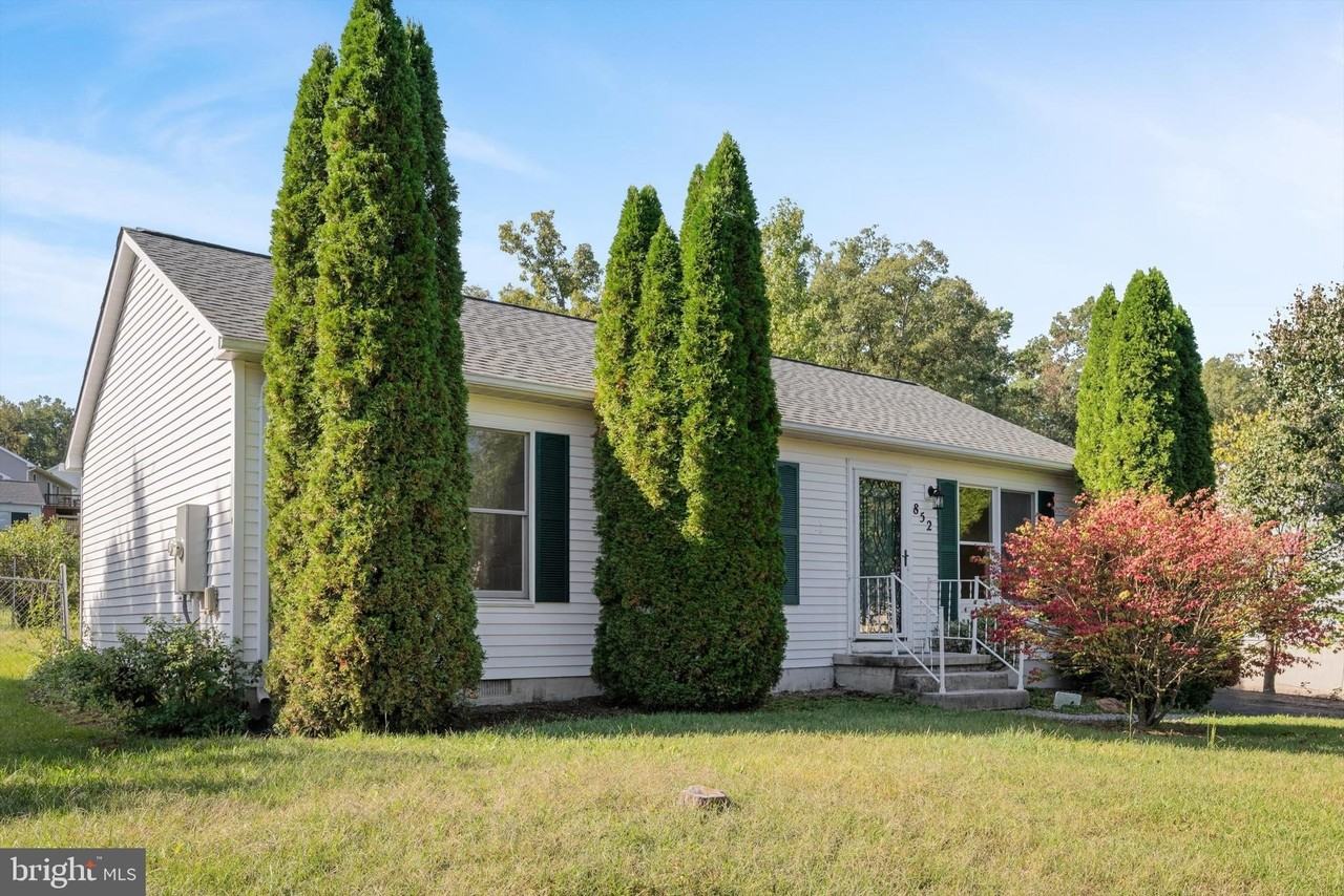 852 Morgan Pl - Photo 3 of 36