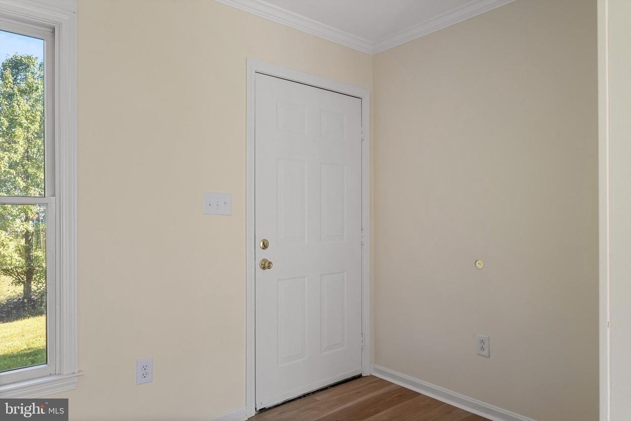 852 Morgan Pl - Photo 6 of 36