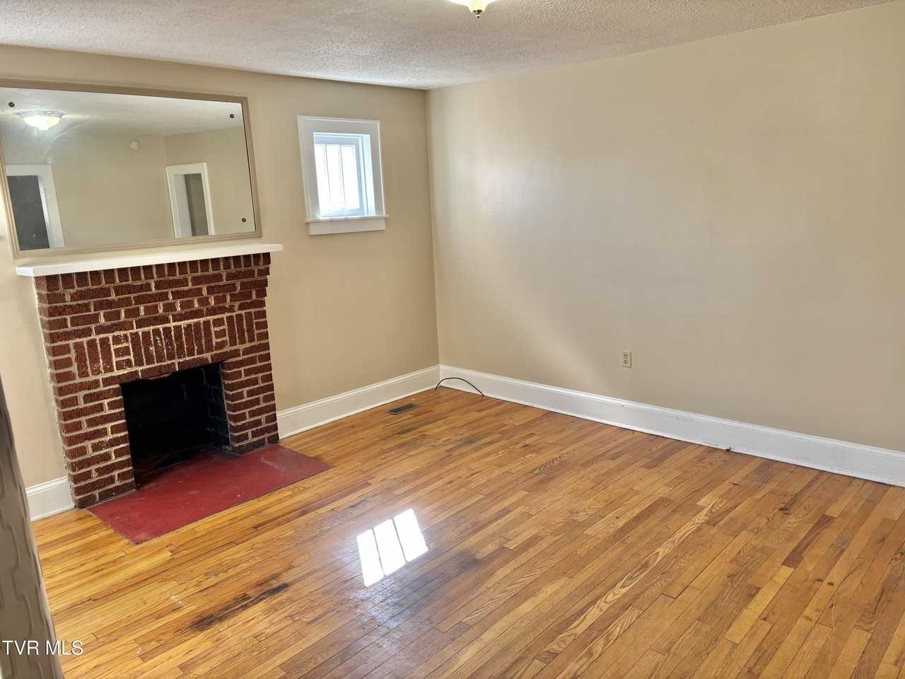 1257 E Center St - Photo 2 of 10