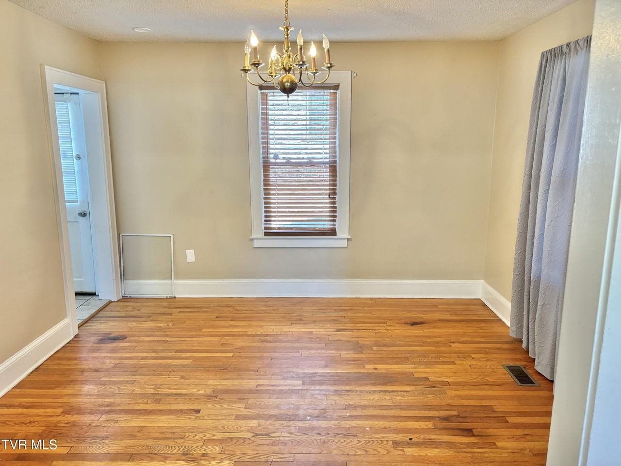 1257 E Center St - Photo 3 of 10