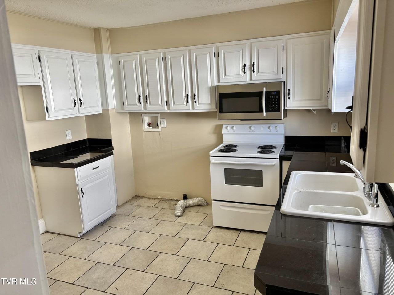 1257 E Center St - Photo 4 of 10