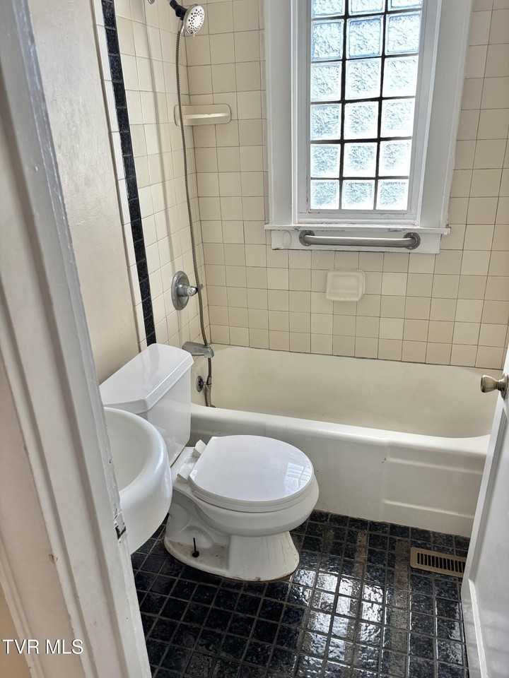 1257 E Center St - Photo 6 of 10