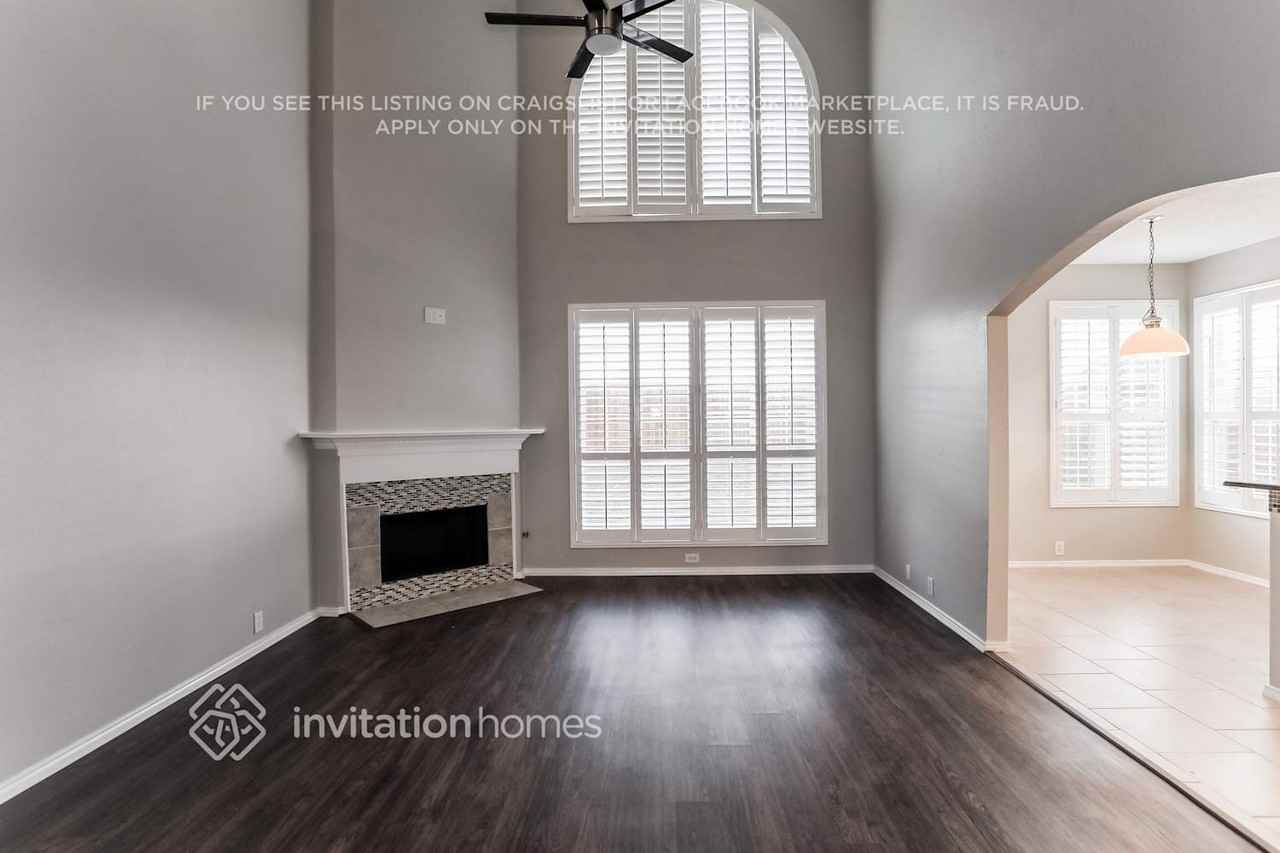 1616 Lansdale Dr - Photo 2 of 15