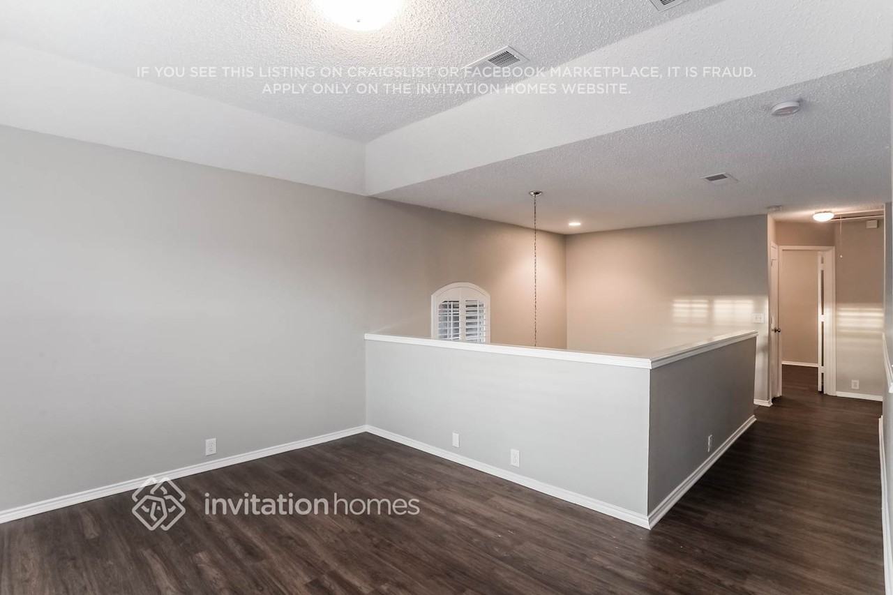 1616 Lansdale Dr - Photo 6 of 15