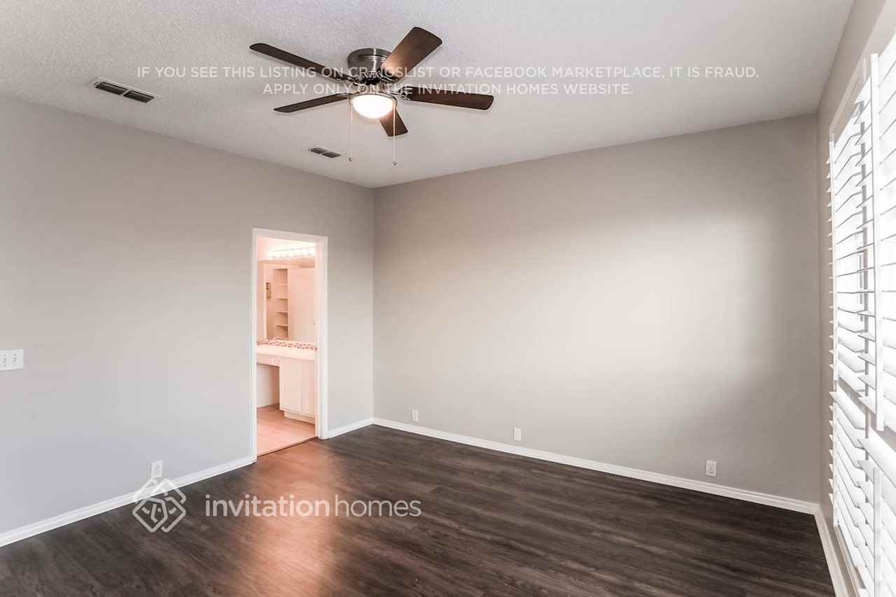 1616 Lansdale Dr - Photo 7 of 15