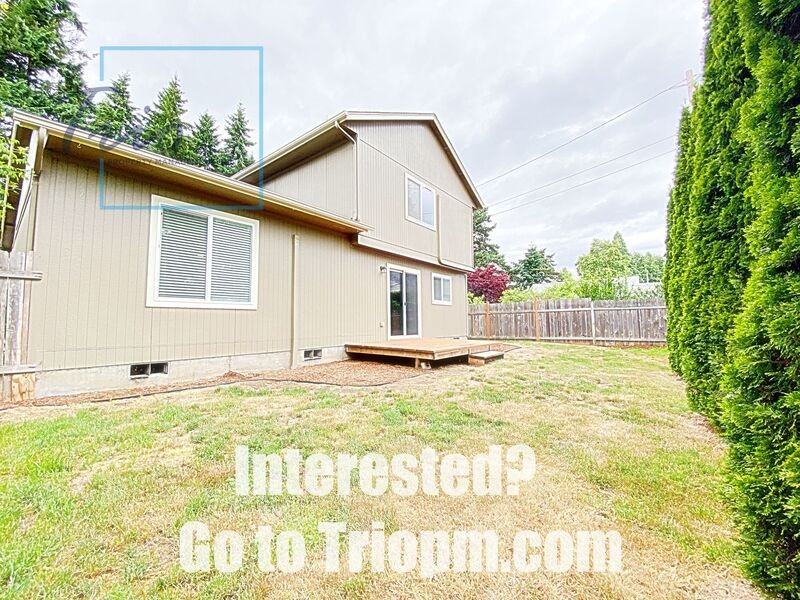 1367 Lake Dr - Photo 2 of 16