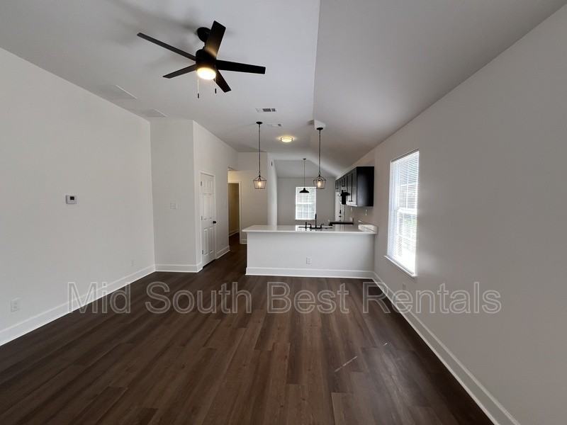 1015 Carrolton Rd - Photo 3 of 14