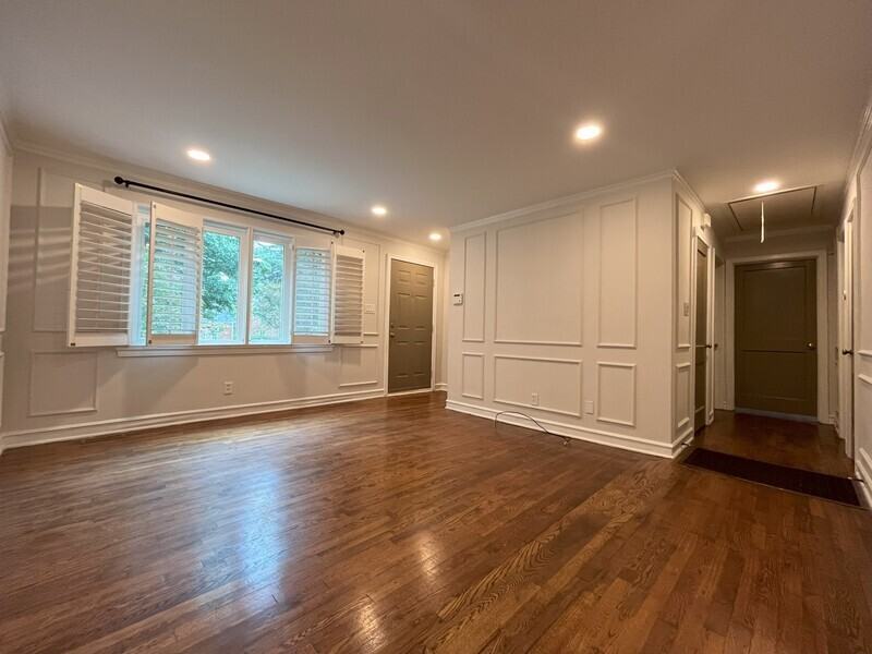 1831 Jameston Dr - Photo 3 of 13