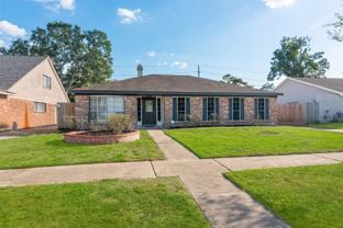 22115 Fincastle Dr - Photo 1 of 1