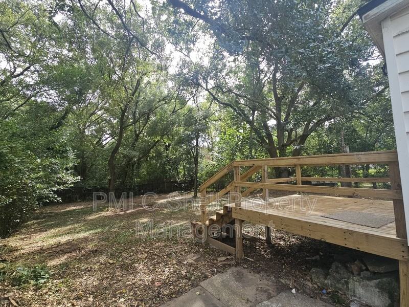 217 Willow St - Photo 4 of 17