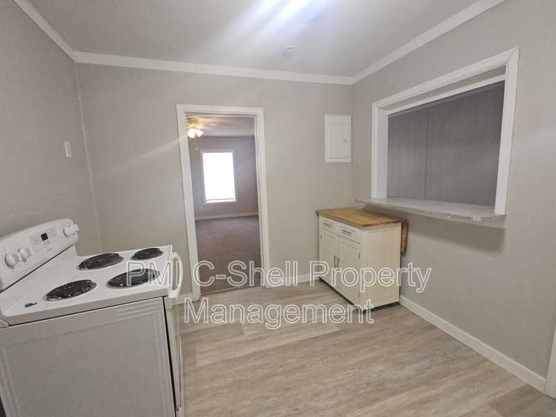 217 Willow St - Photo 2 of 17