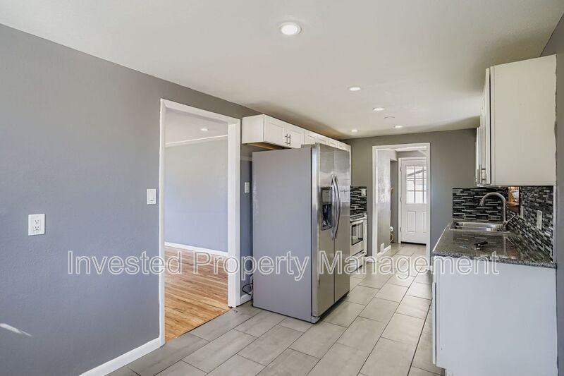 5457 E Asbury Ave - Photo 4 of 11
