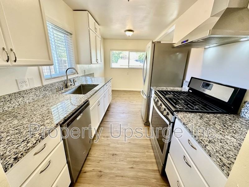 1516 Yale Ct - Photo 6 of 26