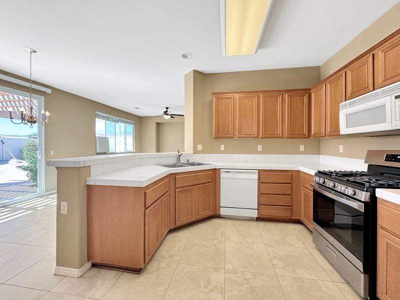 11693 Mountain Hawk Ln - Photo 7 of 24