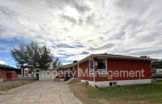 530 21st Ave Ne - Photo 1 of 1