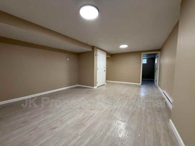 530 21st Ave Ne - Photo 4 of 14