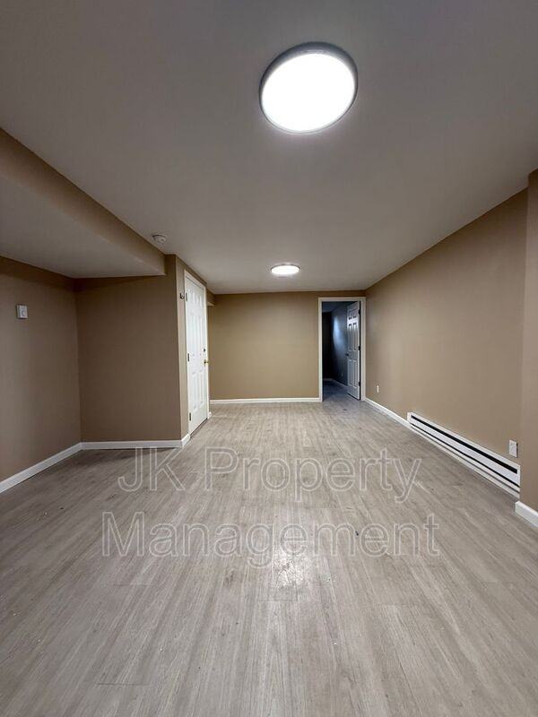 530 21st Ave Ne - Photo 5 of 14