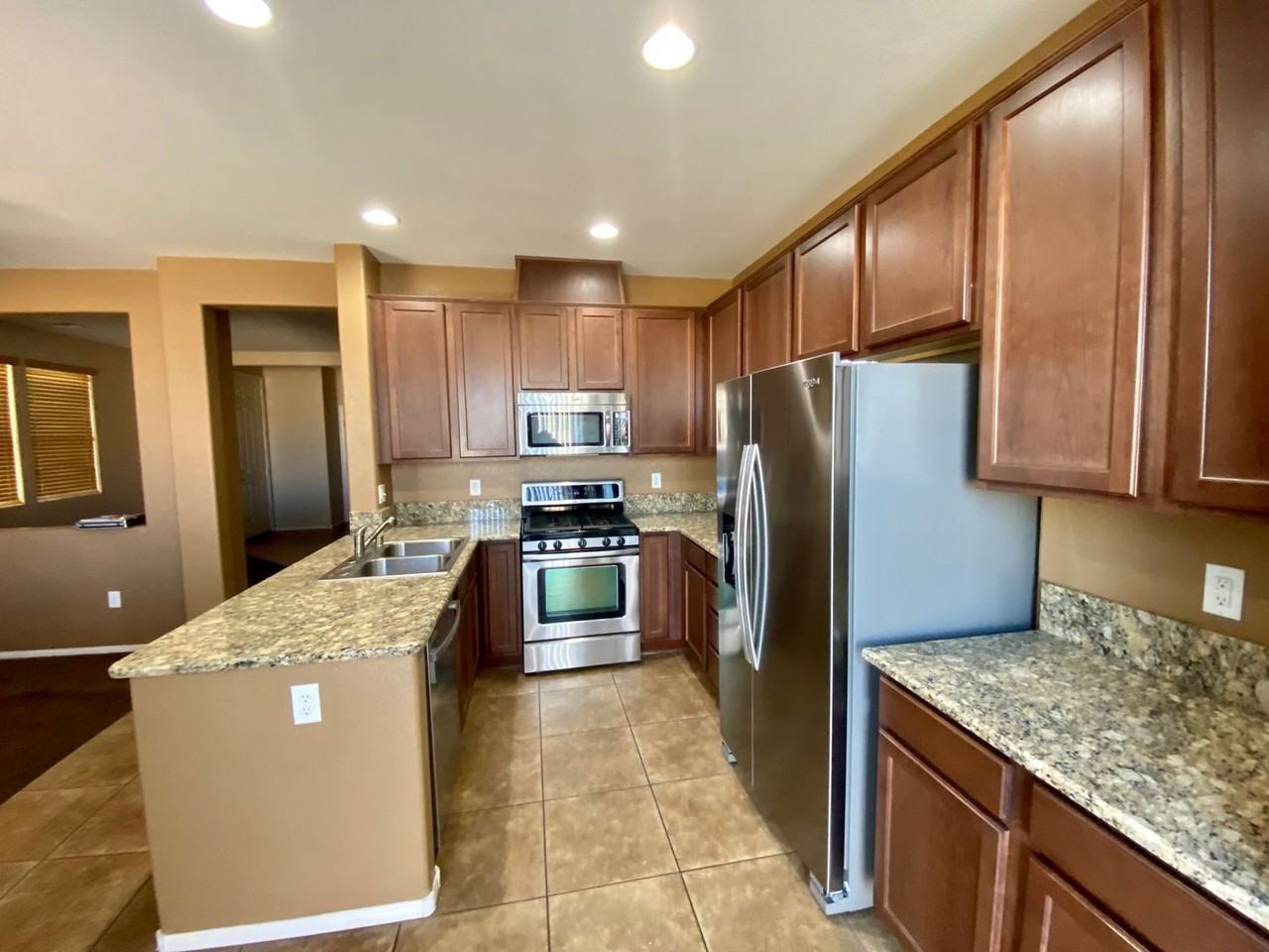 9208 Red Knoll Street - Photo 3 of 18