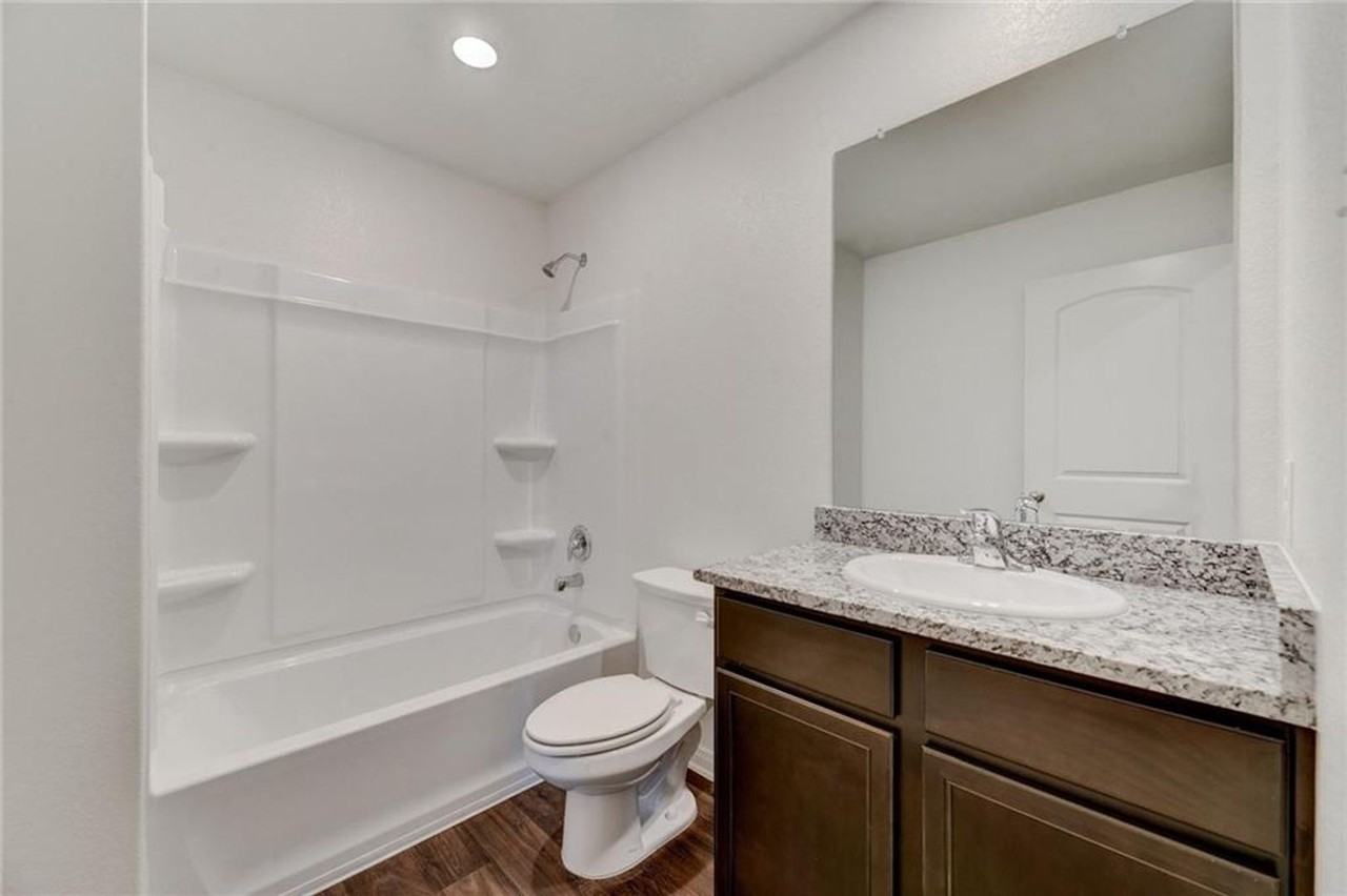 100 Dupont Pass - Photo 3 of 12