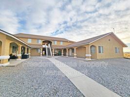 featured image of 2321 E Calvada Blvd