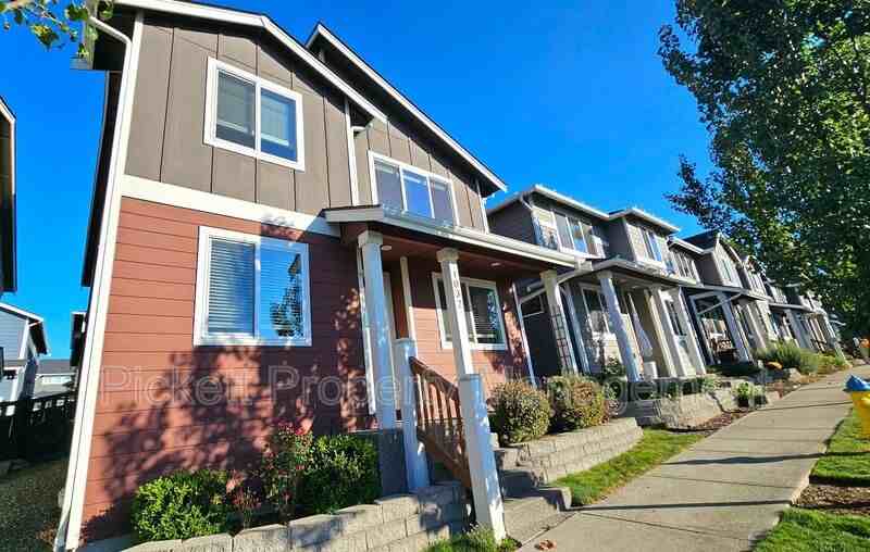 1032 Magnuson Way - Photo 3 of 34