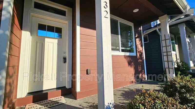 1032 Magnuson Way - Photo 4 of 31