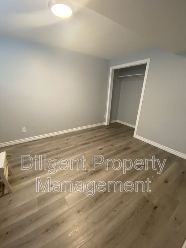 260 Lansdowne St W #6 - Photo 2 of 10