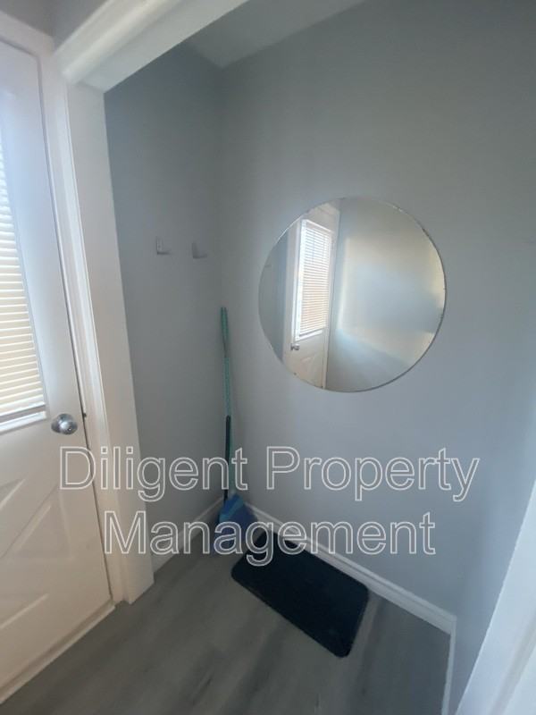 260 Lansdowne St W #6 - Photo 5 of 10